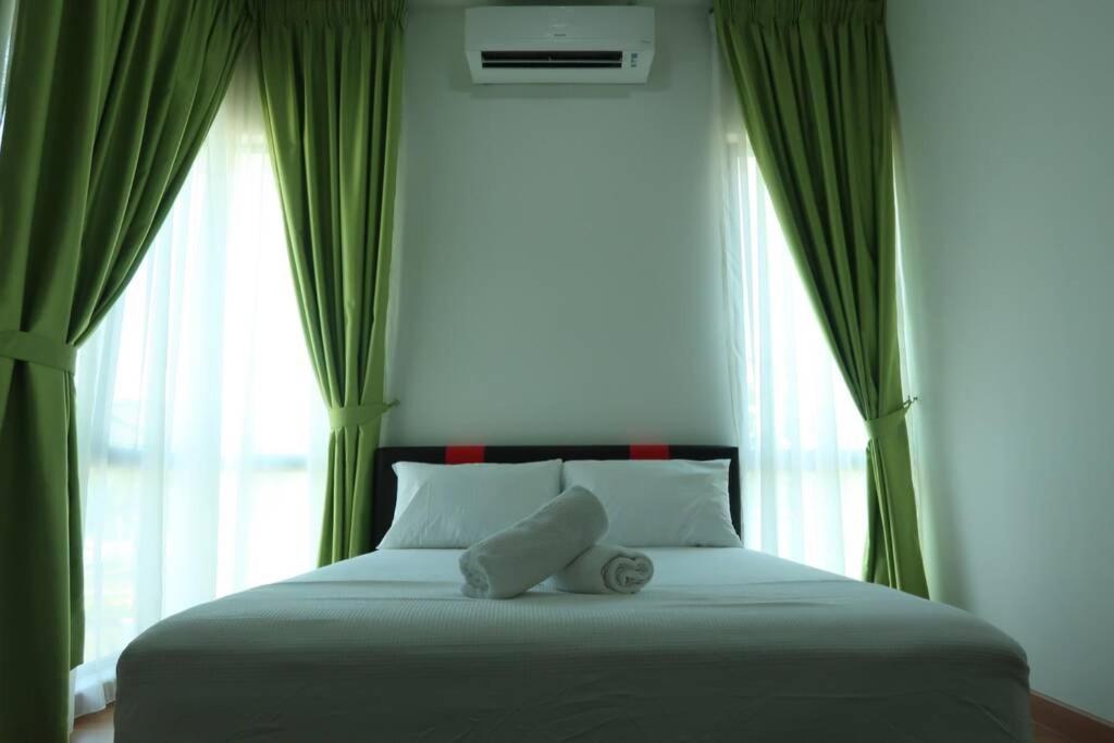 Promo Private Luxurious Nilai Vacation Home Luaran gambar