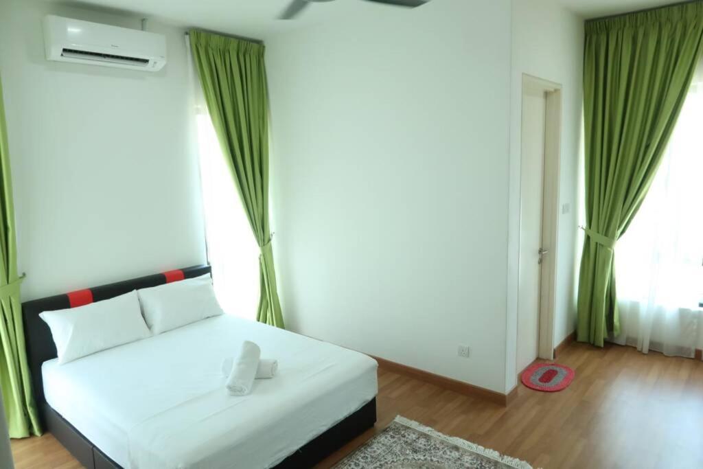Promo Private Luxurious Nilai Vacation Home Luaran gambar