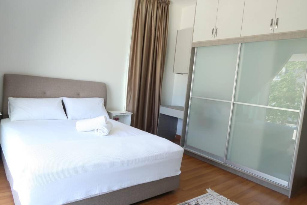 Promo Private Luxurious Nilai Vacation Home Luaran gambar