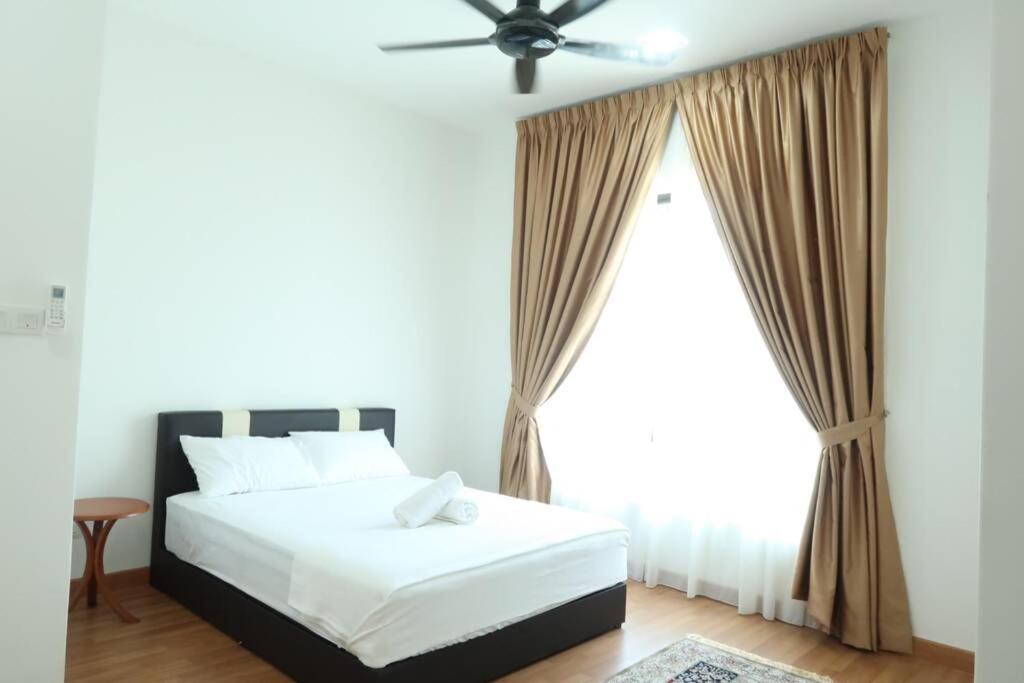 Promo Private Luxurious Nilai Vacation Home Luaran gambar