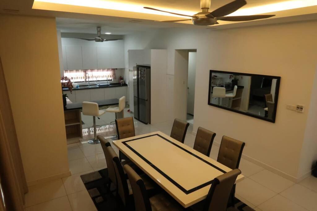 Promo Private Luxurious Nilai Vacation Home Luaran gambar